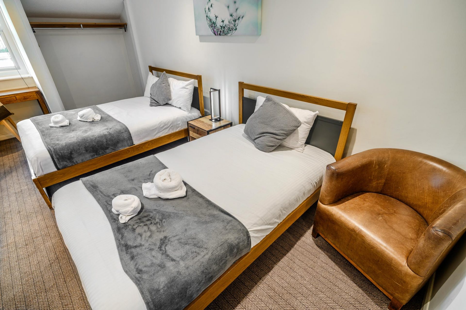 Twin guest room at The Victoria Inn